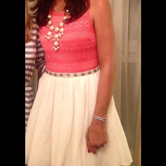 Coral and White Francesca's collection dress - Picture 1 of 4