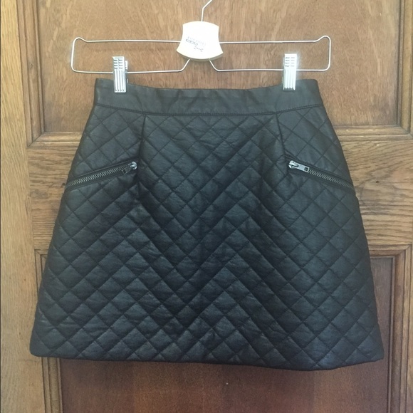 black quilted faux leather miniskirt from Topshop - Picture 1 of 2