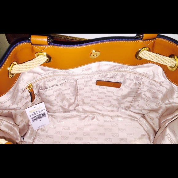 Michael Kors Marina Tote NWT - Picture 3 of 4