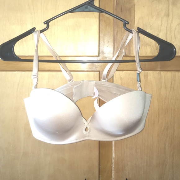 34 A Victoria secret Bombshell