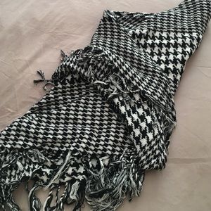 Houndstooth Shall