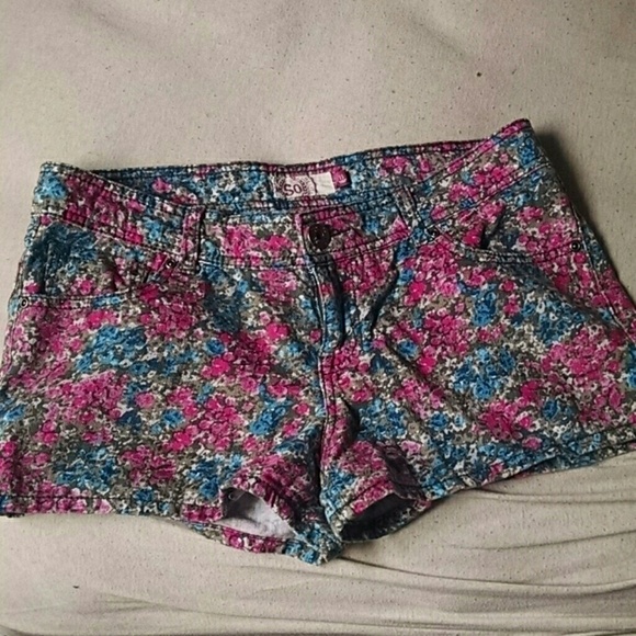 SO brand floral shorts