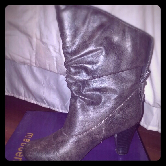 gray boots - Picture 1 of 3