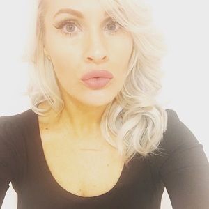 Meet your Posher, Carlotta