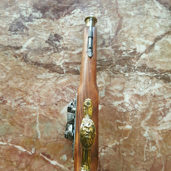 Antique gun (not real) - Picture 3 of 4