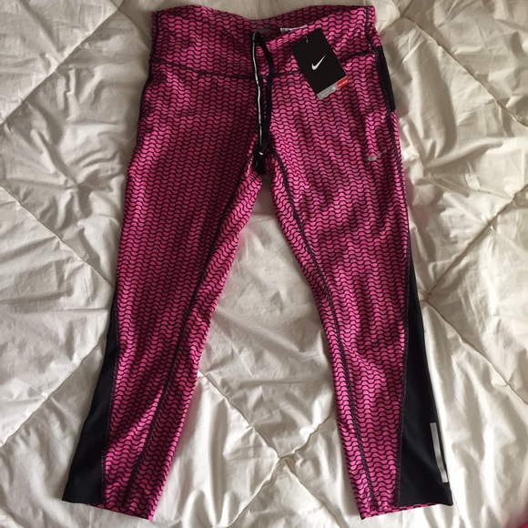 Crop legging w/ reflective details