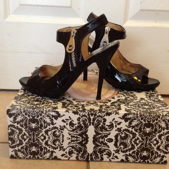 Michael Kors heels Size 6