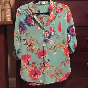 Floral boutique blouse