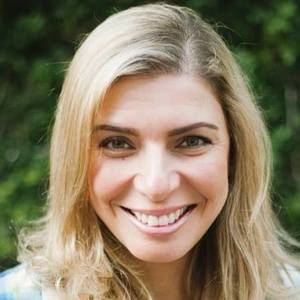 Meet your Posher, Claudia