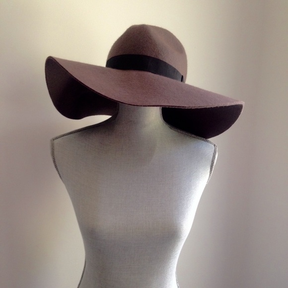 H&M FLOPPY WOOL HAT