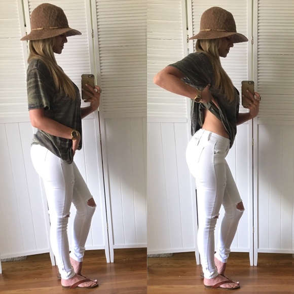 SOLD OUT•Perfect White Destructed Skinnys - Picture 2 of 4