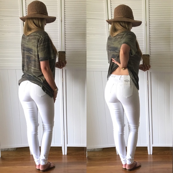 SOLD OUT•Perfect White Destructed Skinnys - Picture 3 of 4