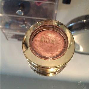 Sold ✨Milani Bella Eyes Gel Powder Shadow