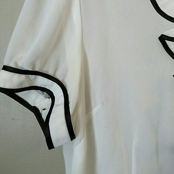 Ruffled blouse - Picture 3 of 3