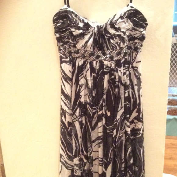 Formal gown - Picture 1 of 2