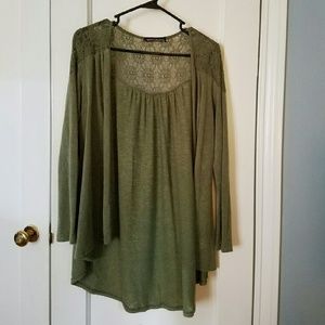 Green cardigan with lace details