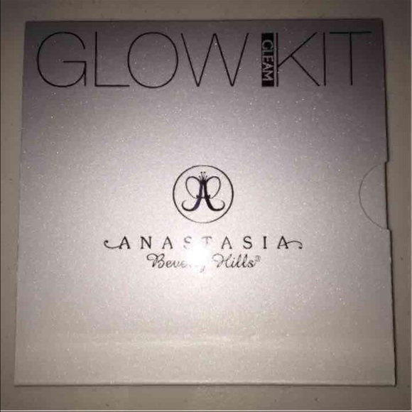 Anastasia Beverly Hills glow kit