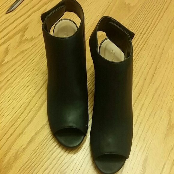 Black Peep Toe Shootie