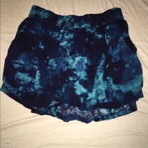 Blue tye dye flowy shorts.