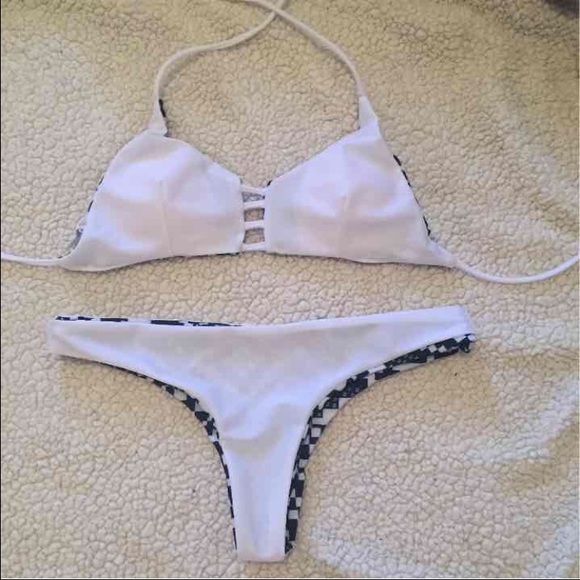 Brand new reversible patterned bikini - Picture 3 of 3