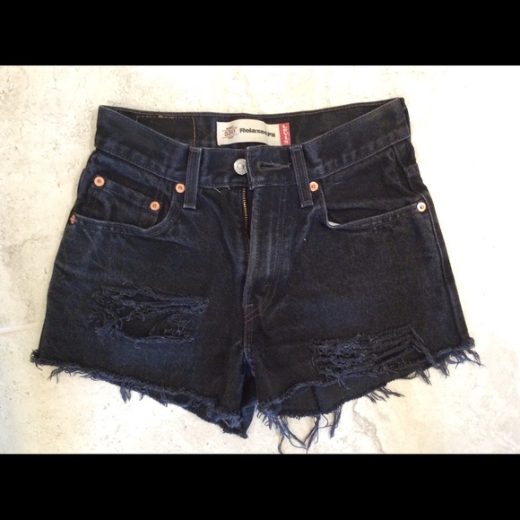 Black High Wasted Levi's