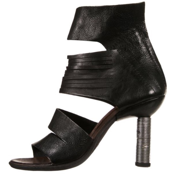 A.S. 98 "PIUMA" heels