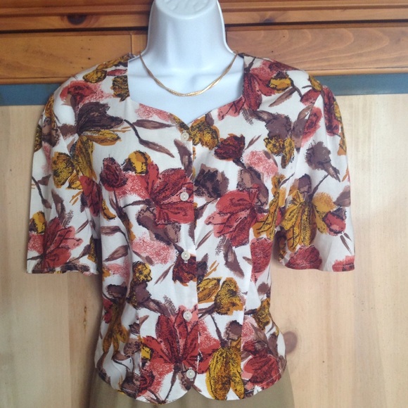 Vintage Cropped Short Sleeve Blouse - Picture 2 of 3