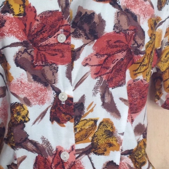 Vintage Cropped Short Sleeve Blouse - Picture 3 of 3