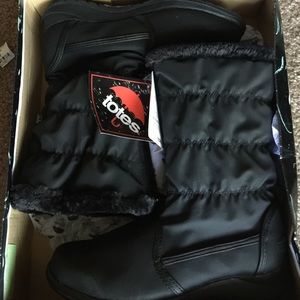 Totes waterproof rain boots