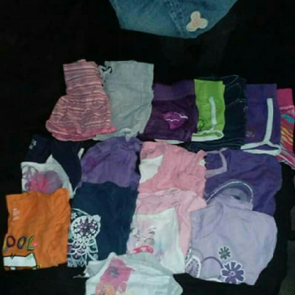 Young girls size 6/ 6X lot of shorts shirts capris