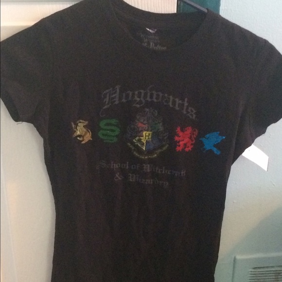Hogwarts Tee (Brand New)