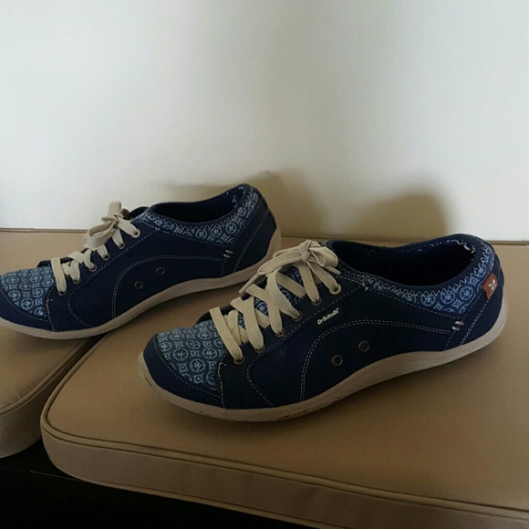 Cute Dr Scholl's sneakers