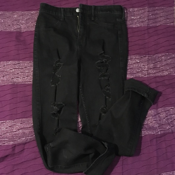 Hollister hi-waisted black destroyed crop Jean