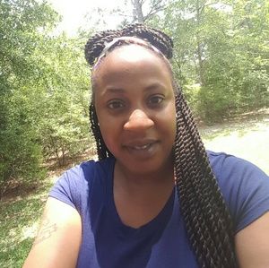 Meet your Posher, Dominique