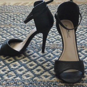 Black Zara heels