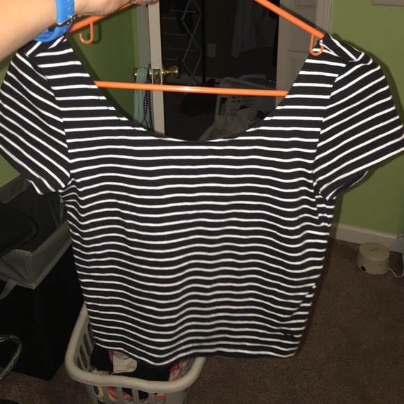 American eagle crop top