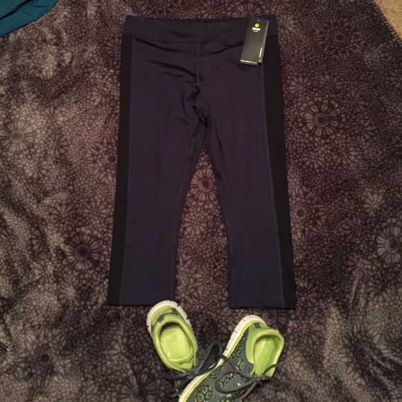 Black and Navy Workout Crops
