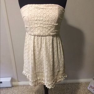 Adorable Ivory lace dress. Fully lined. Worn once.
