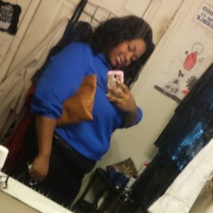 Meet your Posher, Takia