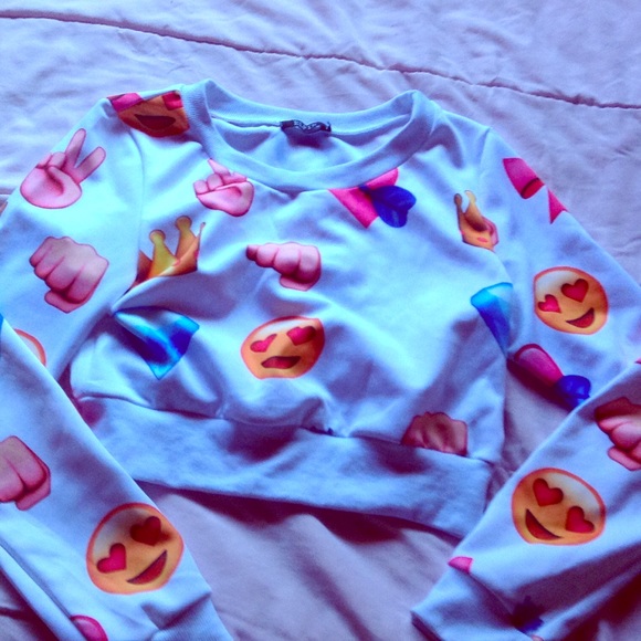 Emoji crop top sweater