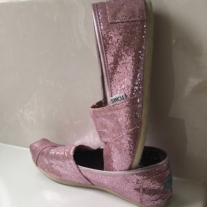 Toms 8.5 pink glitter shoes excellent condition