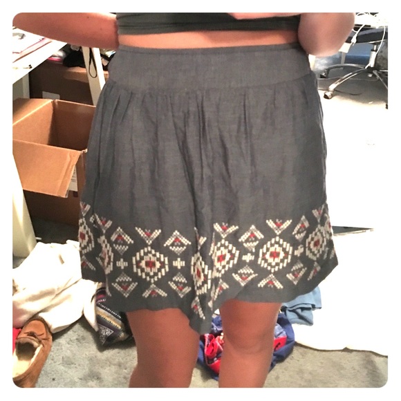 AMERICAN EAGLE tribal embroidered skirt size XS