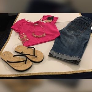 Union bay capris with fuchsia top and flip flops