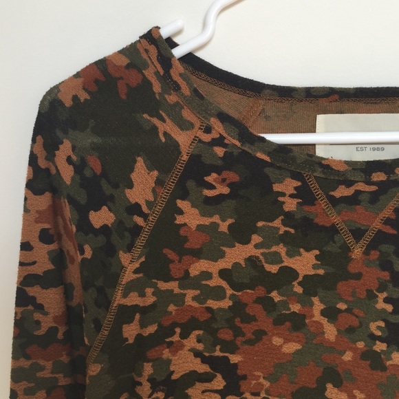 Camo top - Picture 2 of 3