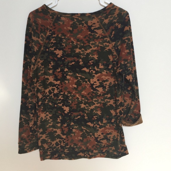 Camo top - Picture 3 of 3