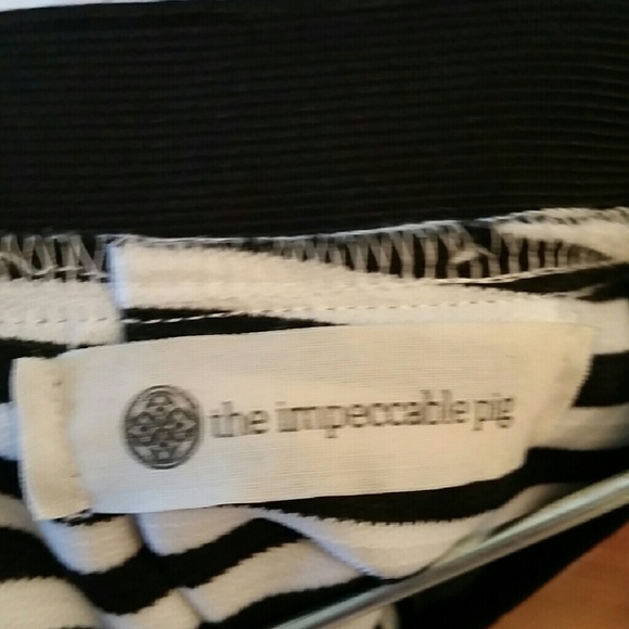 Black and White Striped Skirt - Picture 4 of 5