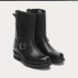 Frye Black 12R boots