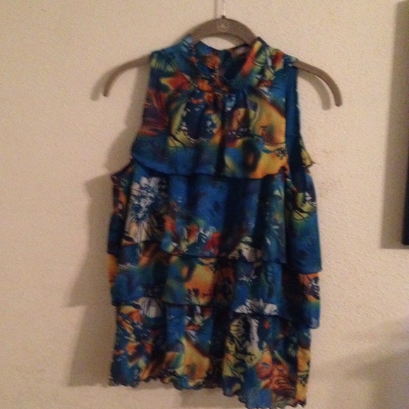 Two tops - Picture 2 of 4