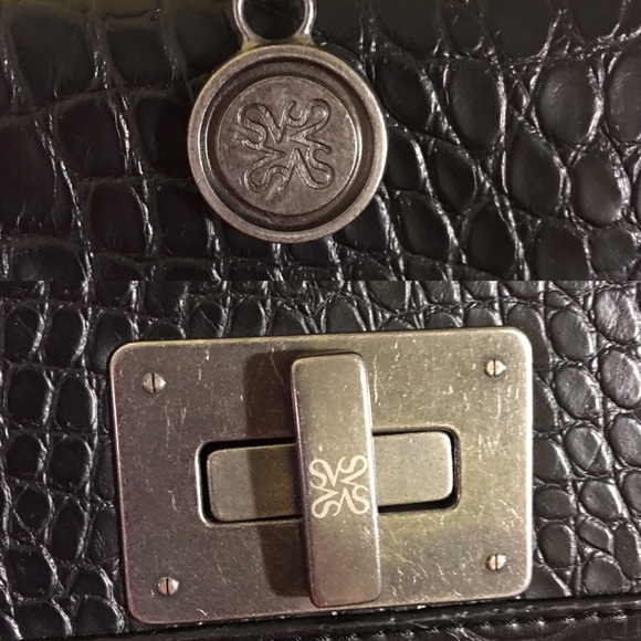 Simply Vera Faux leather Black handbag. - Picture 3 of 4