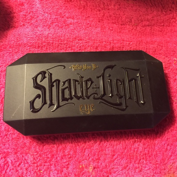 Kat Von D shade and light contour quad sage
